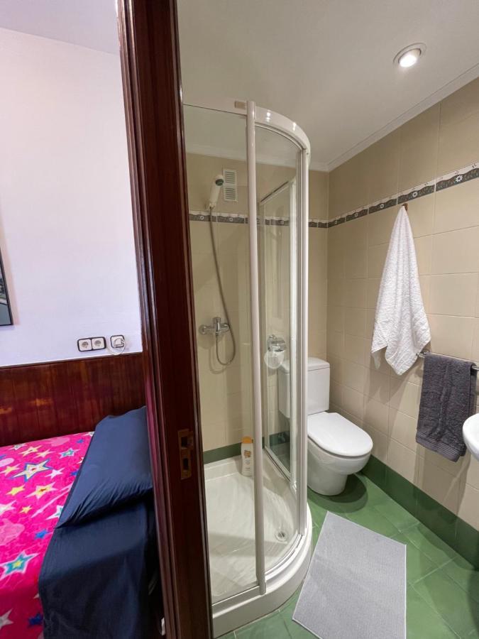 Habitación con baño privado Bilbao Exterior foto